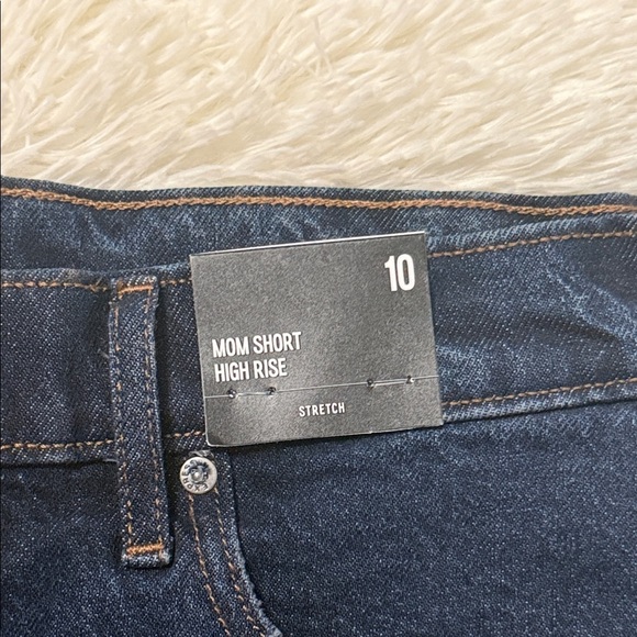 Express High Rise Mom Short - Picture 2 of 5